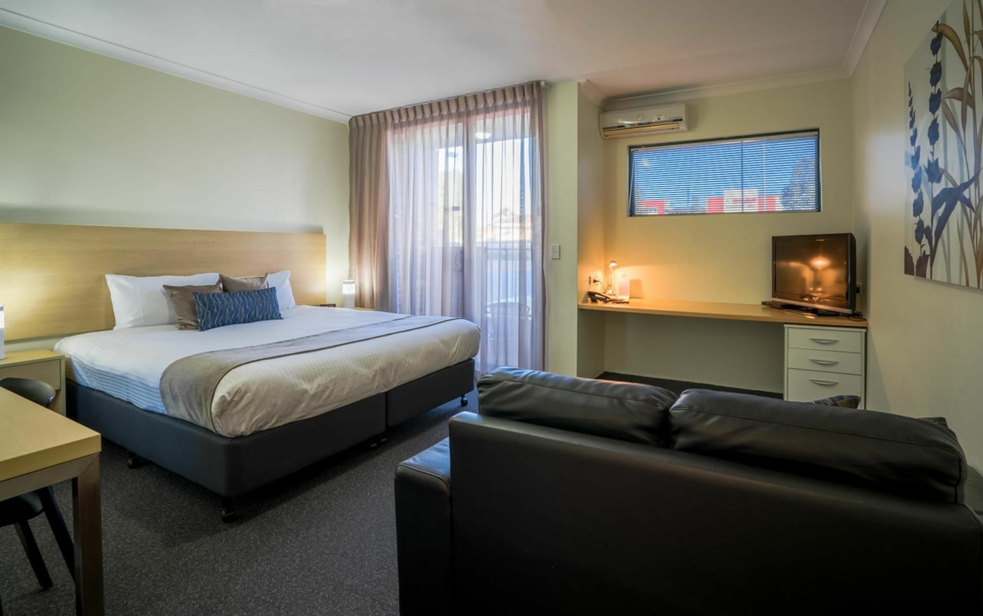 Perth Ascot Central Apartment Hotel Official מראה חיצוני תמונה