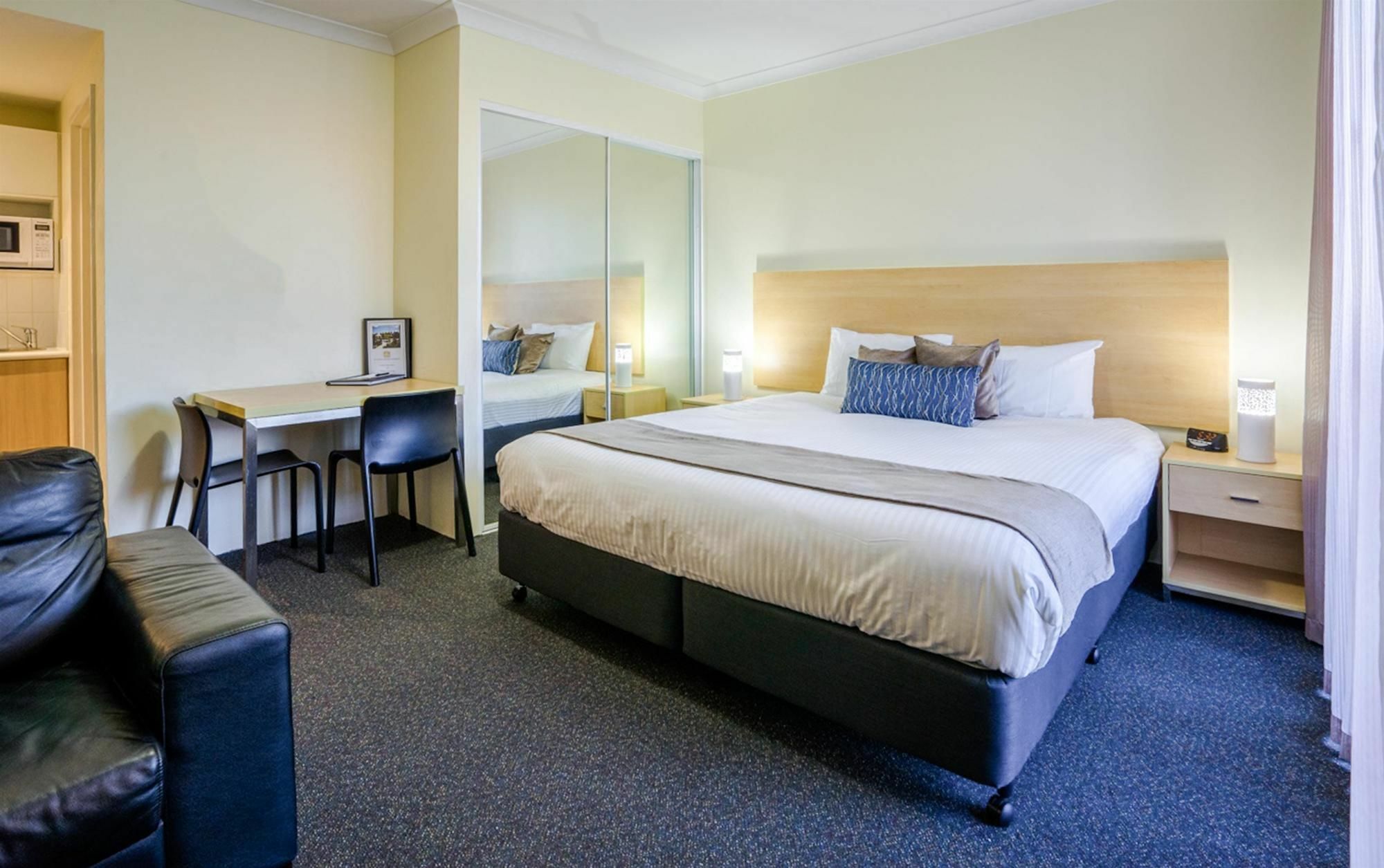 Perth Ascot Central Apartment Hotel Official מראה חיצוני תמונה
