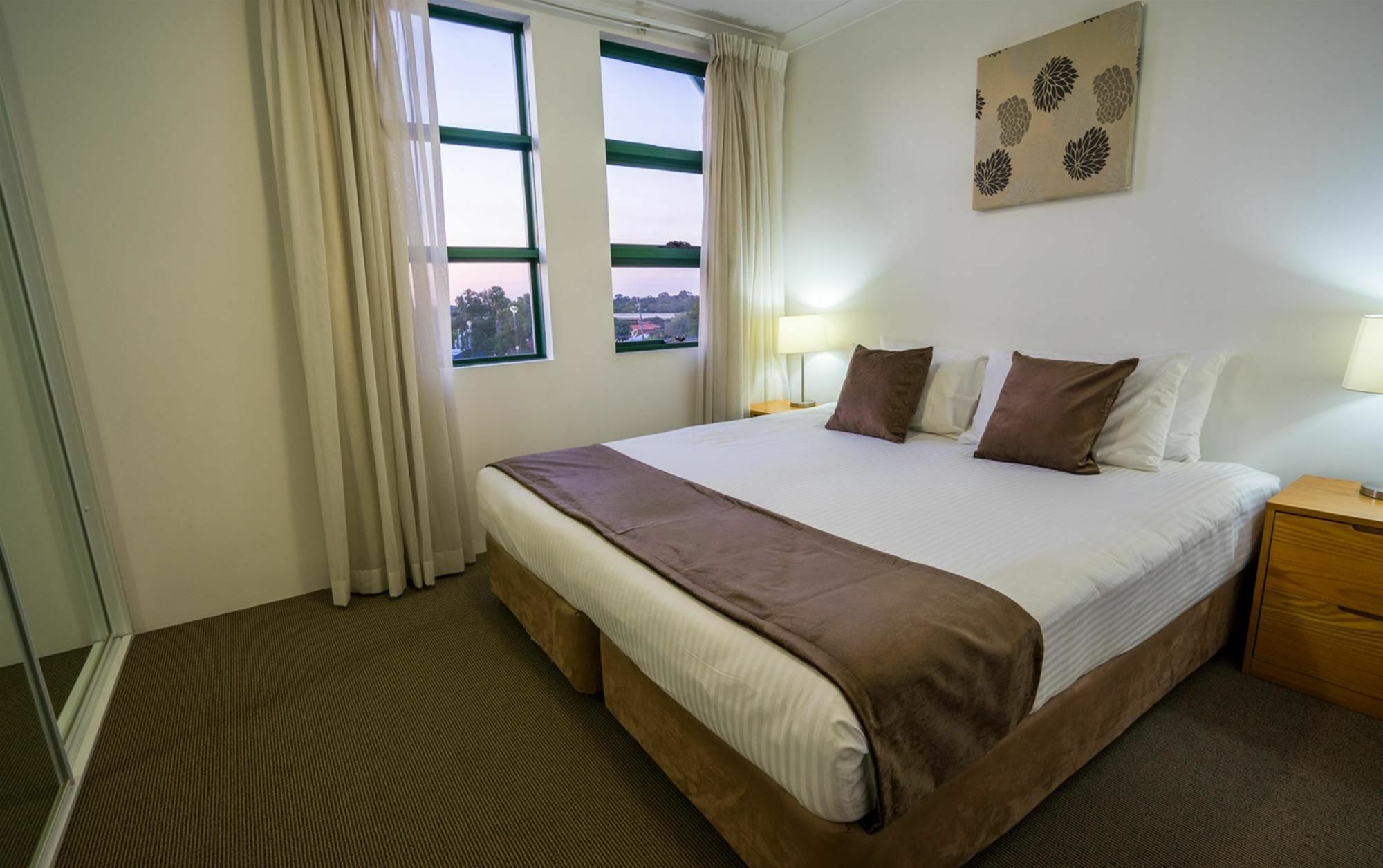 Perth Ascot Central Apartment Hotel Official מראה חיצוני תמונה
